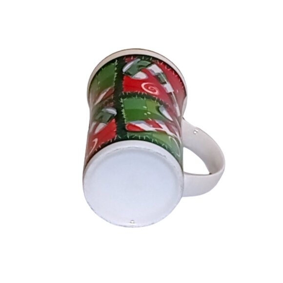 🎯 10 for $12 / Christmas Candy Cane Quilt Mug - Picture 7 of 7